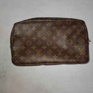 Louis Vuitton trousse 28